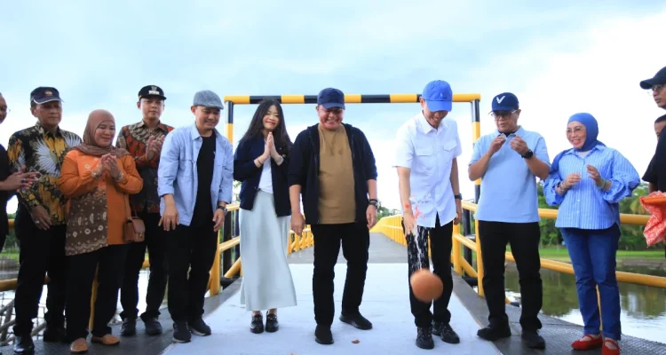 Gubernur Sumsel Herman Deru meresmikan empat jembatan di OKI untuk memperkuat akses masyarakat dan pembangunan daerah