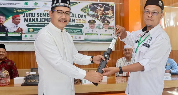 Peserta Pelatihan Juru Sembelih Halal Muba mengikuti pembekalan menjelang Idul Adha 1447 H.