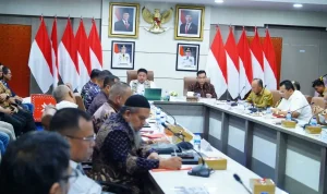 jembatan-p6-lalan-pengamanan-proyek.jpg Rapat pembangunan Jembatan P6 Lalan yang dipimpin Gubernur Sumsel Herman Deru dan Bupati Muba HM Toha Tohet.