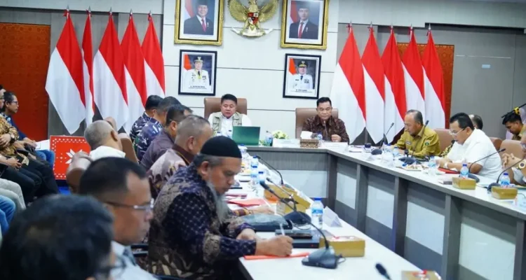 Rapat pembangunan Jembatan P6 Lalan yang dipimpin Gubernur Sumsel Herman Deru dan Bupati Muba HM Toha Tohet.