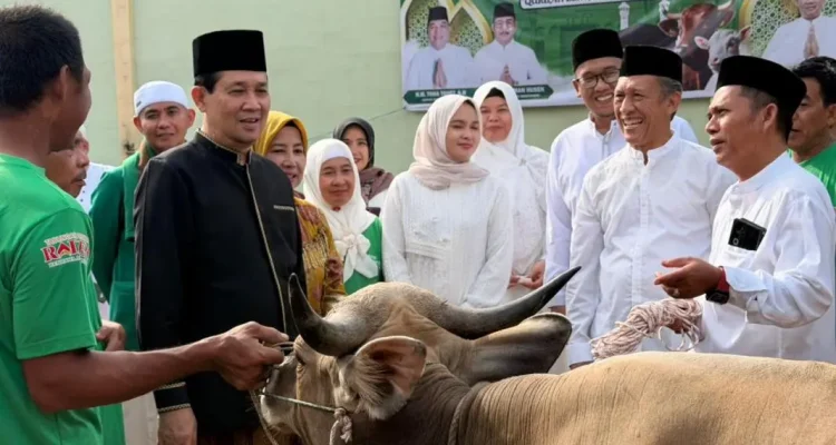 Sekda Muba Syafaruddin melaksanakan Sholat Idul Adha 2026 bersama masyarakat Desa Lumpatan II Kecamatan Sekayu.