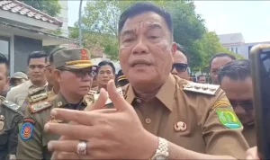Bupati Musi Banyuasin (Muba), Toha Tohet, menegaskan komitmennya untuk terus memperjuangkan legalisasi tata kelola refinery atau penyulingan minyak masyarakat. (MUSINEWS.ID/TRI) Bupati Musi Banyuasin (Muba), Toha Tohet, menegaskan komitmennya untuk terus memperjuangkan legalisasi tata kelola refinery atau penyulingan minyak masyarakat. (MUSINEWS.ID/TRI)