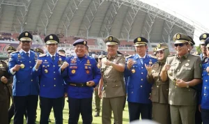 Bupati Kabupaten Musi Banyuasin, Toha Tohet, menghadiri upacara peringatan HUT ke-107 Damkar dan Penyelamatan, HUT ke-76 Satpol PP, serta HUT ke-64 Satuan Linmas tingkat nasional tahun 2026. (MUSINEWS.ID/TRI)