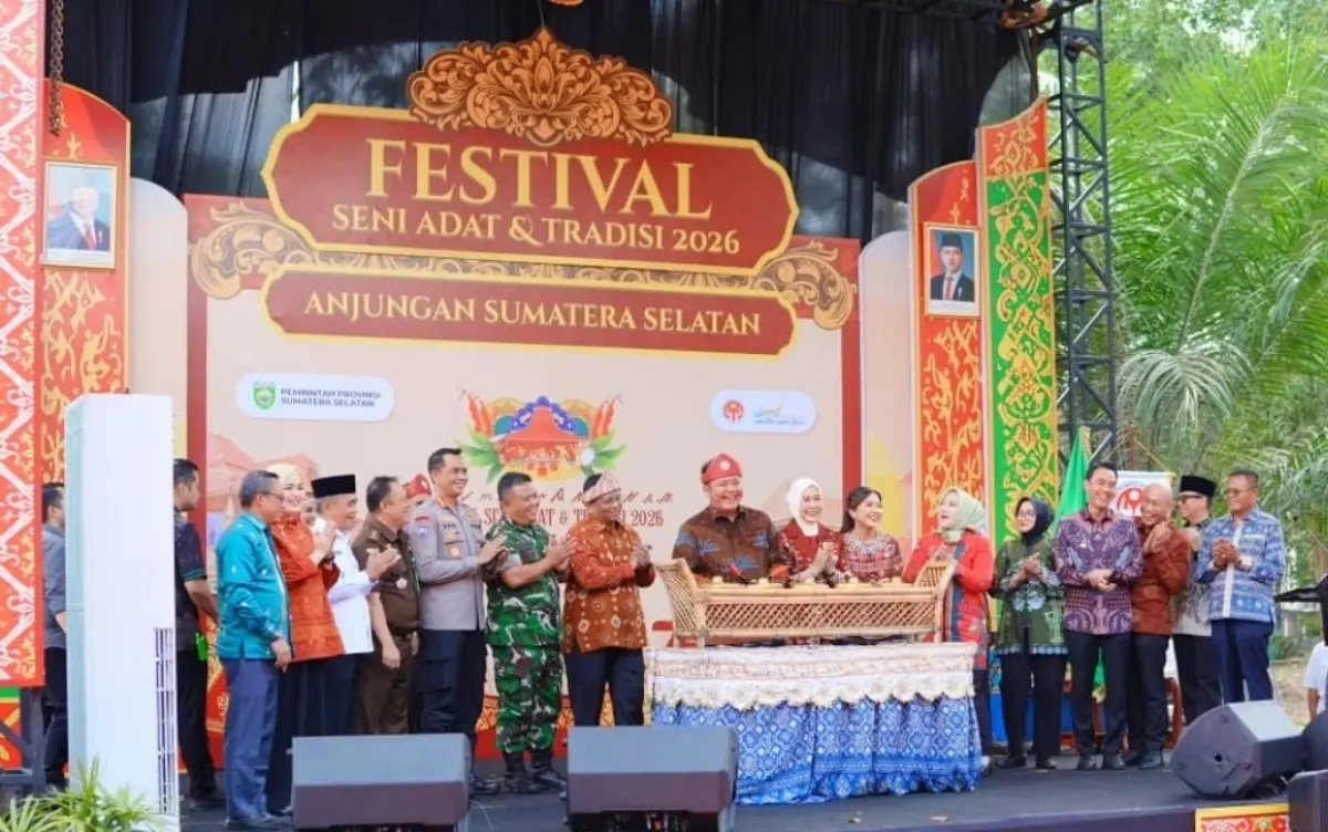 Pemerintah Provinsi (Pemprov) Sumatra Selatan (Sumsel) melalui Dinas Kebudayaan dan Pariwisata yang bekerja sama dengan Dekranasda Sumsel, resmi membuka Festival Seni Adat dan Tradisi tahun 2026 serta Pameran Anjungan Sumsel, pada hari Rabu, tanggal 24 Juni 2026. (MUSINEWS.ID/TRI)