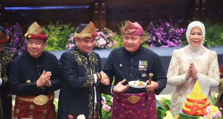 Rapat Paripurna Istimewa Hari Jadi ke-80 Sumsel di DPRD Sumsel yang dihadiri Gubernur Herman Deru dan jajaran pejabat daerah.