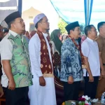Wabup Kabupaten Muba, Abdur Rohman Husen, menghadiri agenda Haflah Akhirussanah dan Wisuda Tahfizh ke-2 Ponpes Darul Qur'an Al Madani. Prosesi kelulusan para santri ini, berpusat di kompleks pesantren yang terletak di Desa Pangkalan Jaya, Kecamatan Babat Toman, pada hari Selasa, tanggal 2 Juni 2026. (MUSINEWS.ID/TRI)