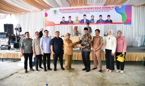 Reses Masa Sidang VI Tahap II Tahun Anggaran 2026 dengan menggelar pertemuan bersama masyarakat di Desa Sipatuhu, Kecamatan Banding Agung, Kabupaten OKU Selatan, Selasa (7/7/2026). Reses Masa Sidang VI Tahap II Tahun Anggaran 2026 dengan menggelar pertemuan bersama masyarakat di Desa Sipatuhu, Kecamatan Banding Agung, Kabupaten OKU Selatan, Selasa (7/7/2026).