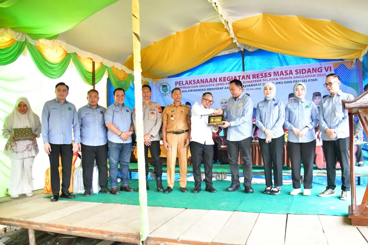 Reses Masa Sidang VI Tahap II Tahun Anggaran 2026 dengan menggelar pertemuan bersama masyarakat di Desa Tanjung Besar, Kecamatan Mekakau Ilir, Kabupaten OKU Selatan, Rabu (8/7/2026).