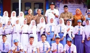Wakil Wali Kota Prabumulih Franky Nasril, S.Kom., M.M., menghadiri sekaligus menjadi pembina upacara pembukaan Masa Pengenalan Lingkungan Sekolah (MPLS) Ramah di SMK PGRI 1 Prabumulih. Wakil Wali Kota Prabumulih Franky Nasril, S.Kom., M.M., menghadiri sekaligus menjadi pembina upacara pembukaan Masa Pengenalan Lingkungan Sekolah (MPLS) Ramah di SMK PGRI 1 Prabumulih.