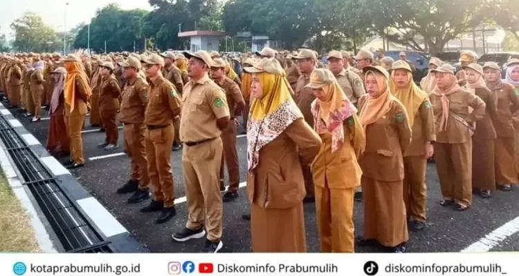 Pemerintah Kota Prabumulih menggelar Apel Mingguan di Lapangan Pemerintah Kota Prabumulih sebagai bagian dari upaya memperkuat disiplin dan meningkatkan kinerja aparatur sipil negara (ASN).