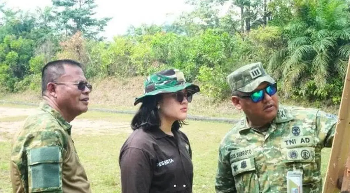 H. Arlan bersama Sekretaris Daerah Kota Prabumulih H. Elman menghadiri kegiatan Fun Shooting yang digelar di Lapangan Tembak Yon Zipur 2/SG pada Jumat (3/7/2026).