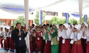 Masa Pengenalan Lingkungan Sekolah (MPLS) di SMP Negeri 35 Palembang pada hari Selasa, tanggal 7 Juli 2026, KPID Sumsel hadir memberikan edukasi khusus. (MUSINEWS.ID/HAIRUDIN)
