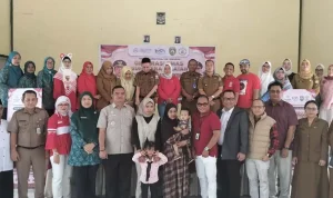 Aula Kantor Kecamatan Alang-Alang Lebar, Kota Palembang, menjadi saksi bisu atas langkah nyata PT Tirta Sriwijaya Maju (PT TSM) dalam menyalurkan bantuan penanganan serta pencegahan stunting bagi 30 keluarga penerima manfaat.