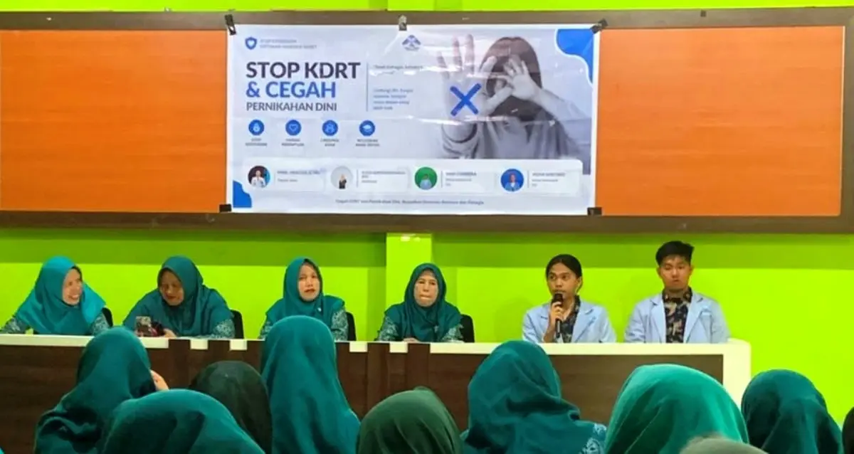 Mahasiswa Kuliah Kerja Nyata (KKN) Kelompok 53 Universitas Islam Negeri (UIN) Raden Fatah Palembang melaksanakan kegiatan penyuluhan strategis di tengah masyarakat. (MUSINEWS.ID/HAIRUDIN)