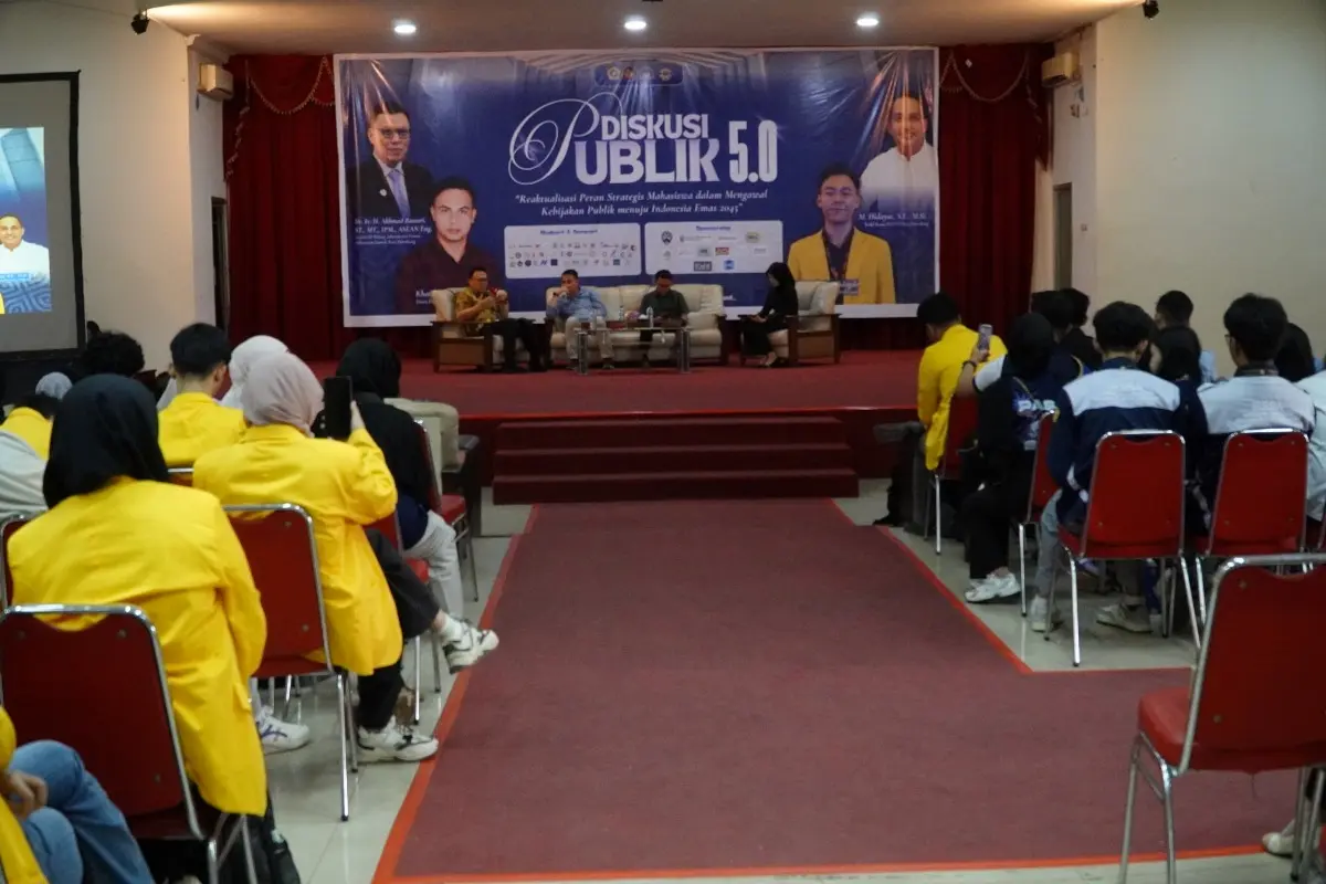 Asisten III Bidang Administrasi Umum Sekretariat Daerah (Setd) Kota Palembang, Ir. H. Akhmad Bastari, ST., MT., IPM., ASEAN Eng., hadir membuka sekaligus menjadi narasumber dalam Diskusi Publik PASA Festival 5.0 di Universitas Sriwijaya. (MUSINEWS.ID/HAIRUDIN)