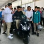 Wakil Presiden Republik Indonesia, Gibran Rakabuming Raka saat meninjau fasilitas PT Tangkas Motor Listrik Assembly Factory di Kabupaten Tangerang, Banten. (foto : Biro PMI Setwapres)
