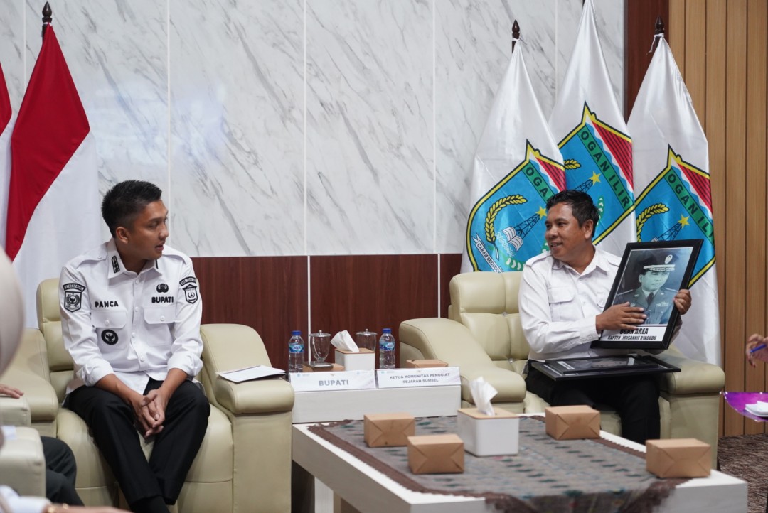 Bupati Ogan Ilir, Panca Wijaya Akbar, didampingi sejumlah Kepala Perangkat Daerah terkait, menerima dan menyambut baik audiensi dari berbagai instansi dan organisasi yang berlangsung di Ruang Audiensi Bupati, Kawasan Perkantoran Terpadu (KPT) Tanjung Senai, Indralaya, Selasa (3/6/2026).