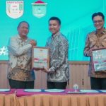 Bupati Panca Wijaya Akbar SH., M.Si M.I.Kom didampingi Sekda Ogan Ilir Dicky Syailendra S.Sos Asisten Sekda, dan Kepala Perangkat Daerah Terkait Penyerahan Laporan Hasil Pemeriksaan atas Laporan Keuangan Pemerintah Kabupaten Ogan Ilir Tahun 2025 (09/06/2026) Bertempat di Kantor BPK Perwakilan Provinsi SumSel, Palembang, Sumatera Selatan.