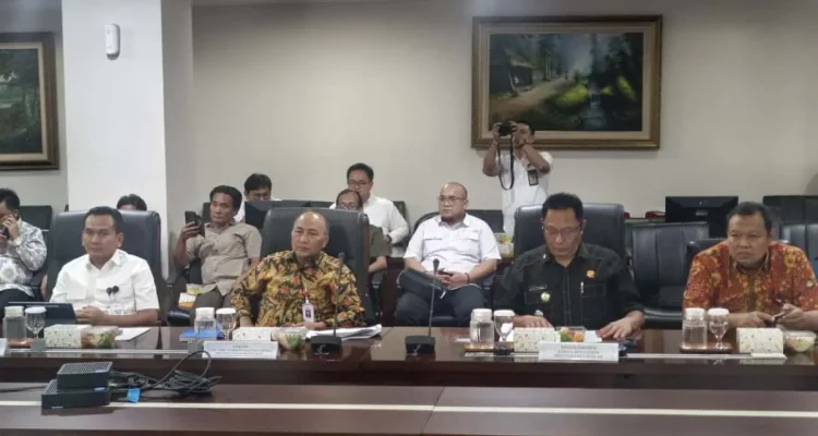 Rapat Koordinasi Monitoring Pengelolaan Sumur Minyak Masyarakat, Sumur Tua dan Sumur Idle di Ruang Rapat Utama Gedung Bina Graha, Kantor Staf Kepresidenan (KSP), Jakarta, Kamis, tanggal 10 September 2026. (MUSINEWS.ID/TRI)