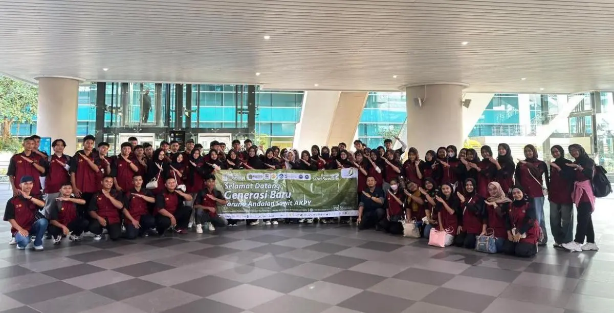 Sebanyak 11 pemuda-pemudi terbaik asal Kabupaten Muba bersama 76 generasi muda Sumatra Selatan (Sumsel), resmi diberangkatkan menuju Yogyakarta untuk menempuh pendidikan vokasi Ahli Sawit melalui program Beasiswa Penuh SDMP-BPDP. (MUSINEWS.ID/TRI)