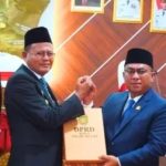 DPRD Kota Prabumulih menggelar rapat paripurna ke-XXI masa persidangan ke-III dengan agenda pembahasan dan pengesahan tiga Rancangan Peraturan Daerah (Raperda) Kota Prabumulih tahun 2026