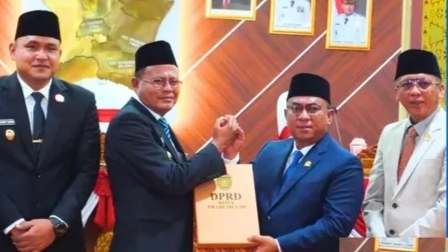 DPRD Kota Prabumulih menggelar rapat paripurna ke-XXI masa persidangan ke-III dengan agenda pembahasan dan pengesahan tiga Rancangan Peraturan Daerah (Raperda) Kota Prabumulih tahun 2026