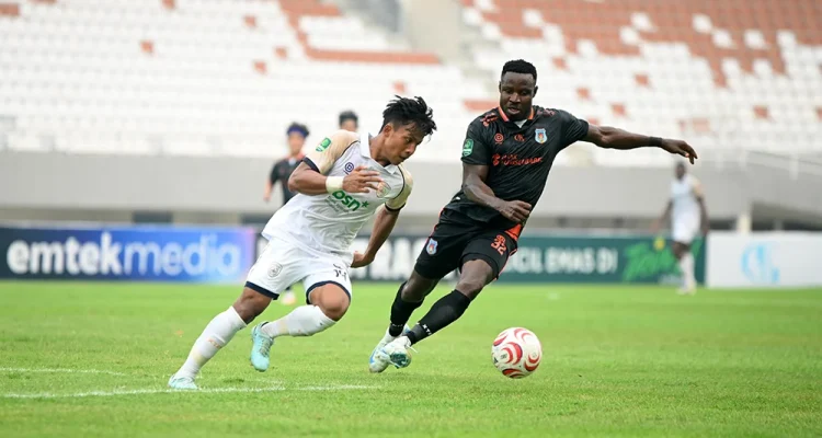 Pemain Sumsel United dan Persikad di Stadion Gelora Sriwijaya Jakabaring, Palembang. (MUSINEWS.ID/TRI)