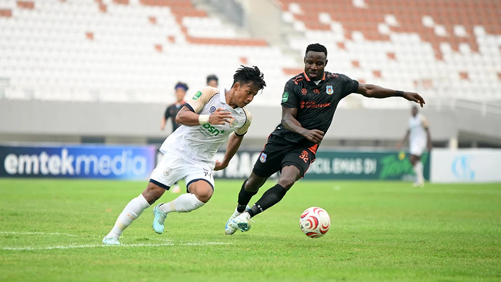 Pemain Sumsel United dan Persikad di Stadion Gelora Sriwijaya Jakabaring, Palembang. (MUSINEWS.ID/TRI)
