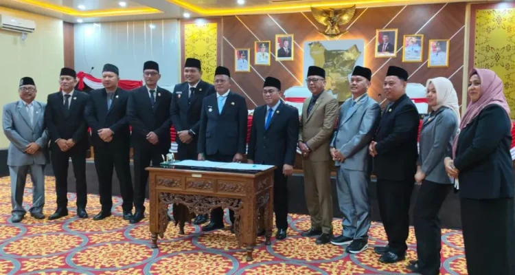 DPRD Kota Prabumulih menggelar Rapat Paripurna Ke-XXXV Masa Persidangan III Tahun 2026 dengan agenda persetujuan bersama terhadap Rancangan Peraturan Daerah (Raperda) tentang Perubahan APBD Tahun Anggaran 2026. (MUSINEWS.ID/ANTONO)