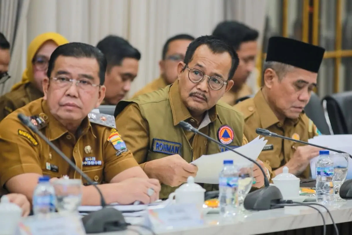 Wakil Bupati Muba, Abdur Rohman Husen, saat mengikuti Rapat Terbatas bersama Presiden Republik Indonesia secara daring dari Griya Agung Palembang, Senin, 12 Oktober 2026. (MUSINEWS.ID/TRI)