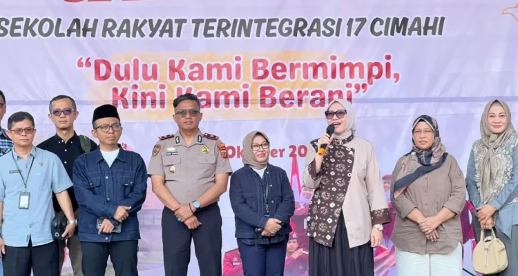 Anggota Komite III Dewan Perwakilan Daerah (DPD) Republik Indonesia (RI), Agita Nurfianti, saat meninjau kegiatan Open House Sekolah Rakyat Terintegrasi 17 Cimahi di Kota Cimahi, Jawa Barat, Sabtu, 17 Oktober 2026. (MUSINEWS.ID/HAIRUDIN)